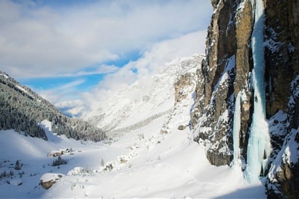 Tirolský Pinnistal je rajom pre ľadové lezenie.
