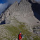 Teplitzer Spitze, 2613 m, popod viedol chodník kamenným lomom, nebezpečenstvo pádu kameňa! 