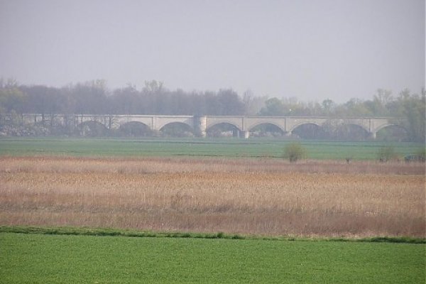 Železničný most cez Moravu