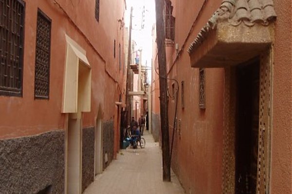 Úzke uličky v Marrakechi