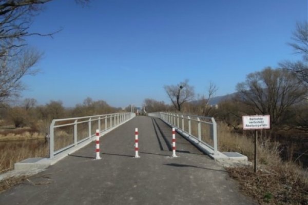 Rakúska strana: napojenie cyklochodníka na most