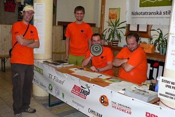 Organizátori na registrácii v ZŠ Telgárt