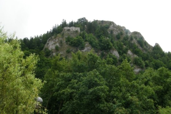 Zrúcanina hradu Vršatec