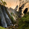 Vodopád a južný portál jaskyne Huda lui Papara