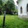 V dedine Cheia - kostol s cintorínom