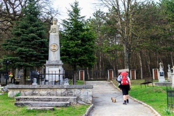 Dobrovodský cintorín - hrob Jána Hollého