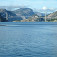 Visiaci most pri ústí fjordu