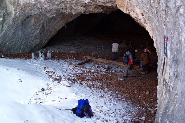 Vstupný portál jaskyne