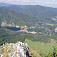 Výhľad z vrcholu na priehradný múr Ružína