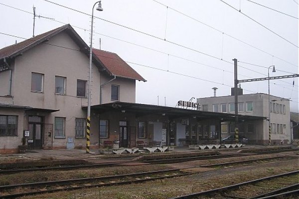 Senická železničná stanica