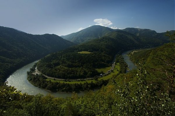 Meander Váhu pri Strečne (autor fotky Matúš Morong)