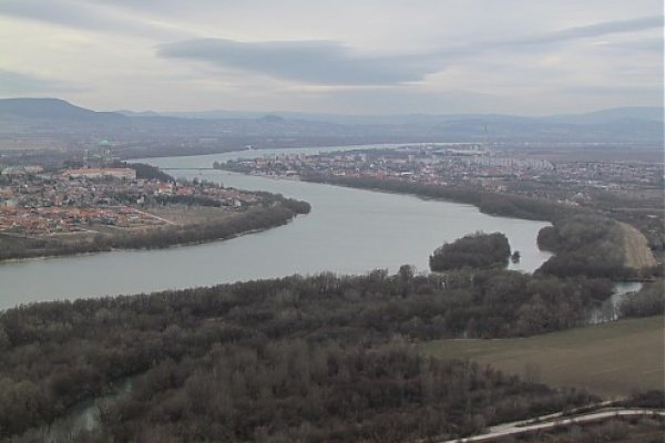 Ceľkový pohľad na sútok Hrona s Dunajom