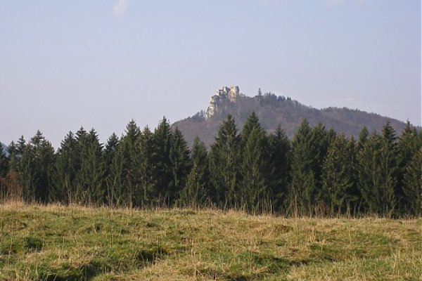 prvý pohľad na Lietavský hrad
