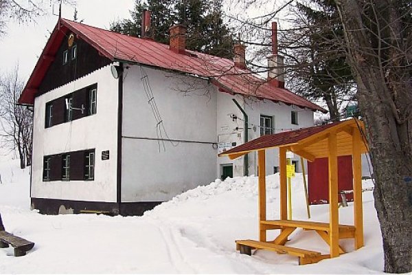 Chata v zimnom šate (autor foto: Tomáš Trstenský)