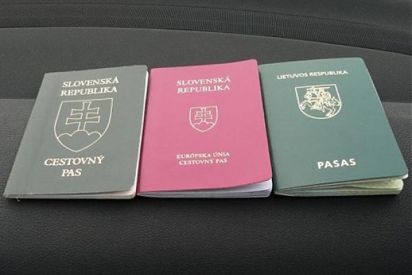 Prekračovať štátnu hranicu možno iba na vyznačených miestach s platným pasom