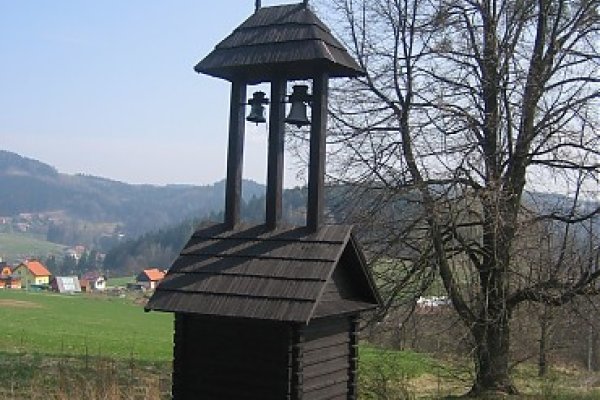 Zvonička nad Oznicou