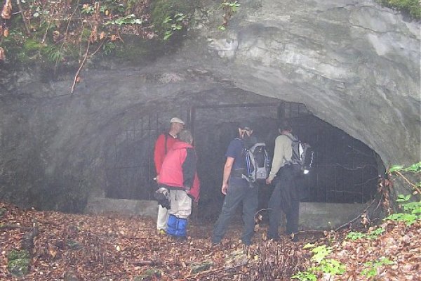 Jaskyňa Dúpna diera