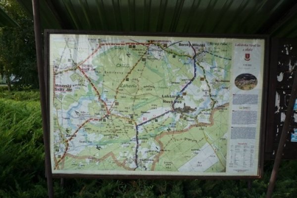 Mapa na námestí v Lakšárskej Novej vsi