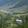 Pohľad z Terasy - vpravo pozostatky po lavíne zo svahu Krásno (4. 6. 2009)
