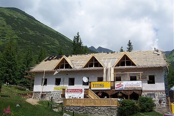 Výstavba novej chaty v roku 2006