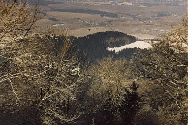 Horno-Jasenské Hradište, v pozadí Martinské hole