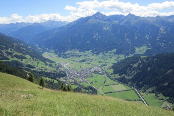 Pohľad na Matrei in Osttirol, vzadu Lasorling Gruppe
