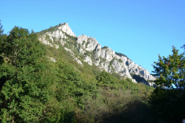 Ľavá strana začiatku Zádielskej doliny