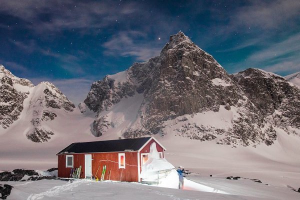 Grónsko - ubytovanie za polárnou kružnicou - oblasť Sweizerland (autor foto: Ján Zelina)