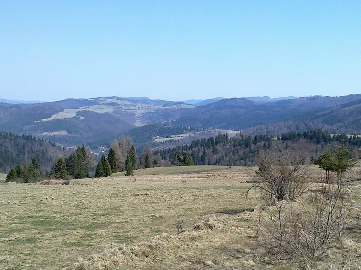 V diaľke Poráč a nižšie Rudňany (autor foto: Henrich Tomáš)