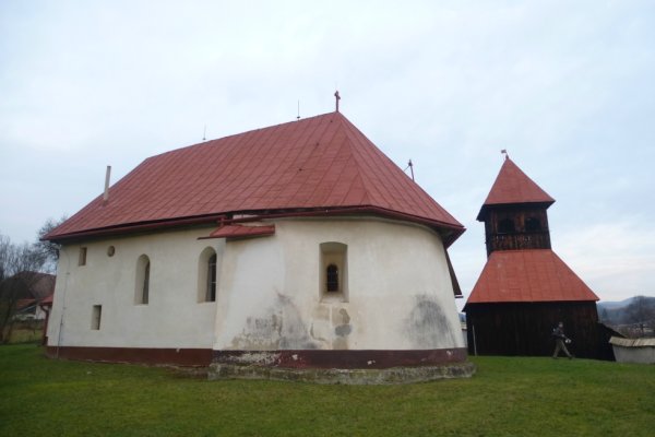 Evanjelický kostol a zvonica v Ladzanoch