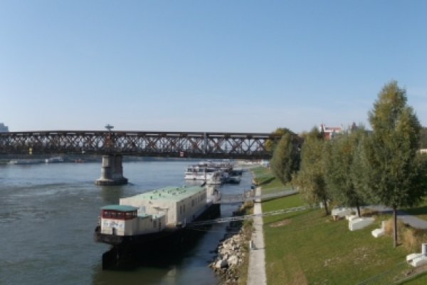 Starý most a Ministerstvo vnútra SR od Eurovei