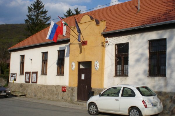 Obecný úrad v Pilisszentlászló (Senváclav)