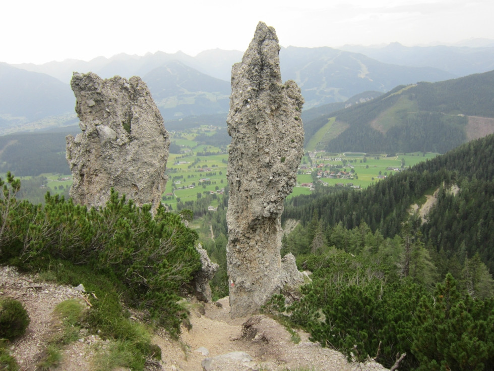Skalné veže na chodníku Jungfrausteig