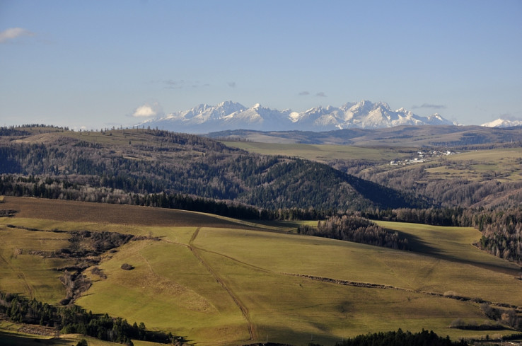 Tatry z vyhliadky na Veľkej skale