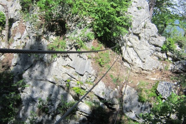 Kanzianiberg, dlhý trojlanový most medzi skalnými blokmi