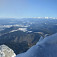 Pohľad na Tatry zo závetria pod skalou