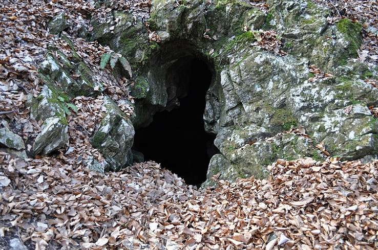 Malá kvapľová jaskyňa