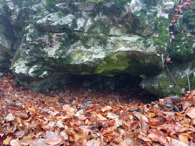 Lôžková jaskyňa