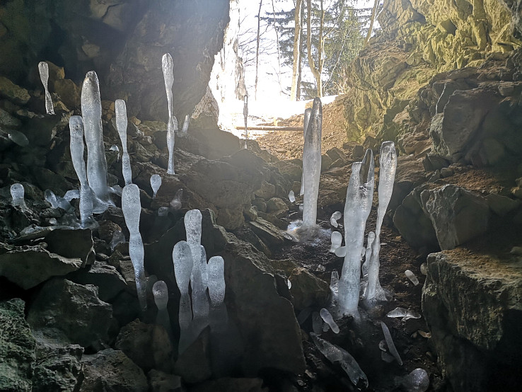 Čaro zimných jaskýň