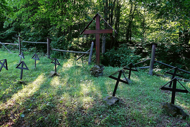 Vojenský cintorín v bývalej obci Ruské