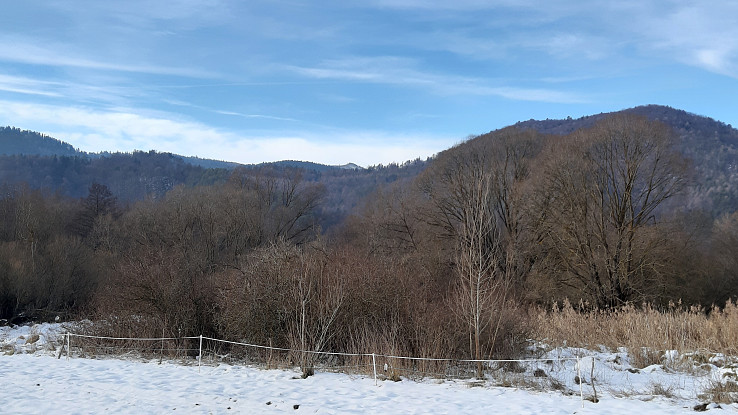 Nad Bučom alebo Malá Smrekovica 1104 m od obce Lipovce.