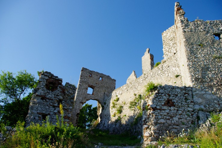 Vstup do Plaveckeho hradu