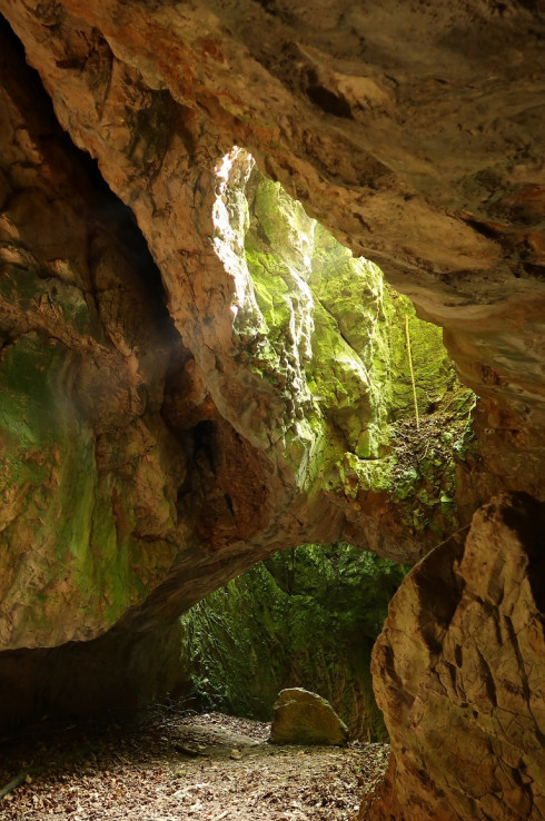 Skalné okná Jasovskej jaskyne