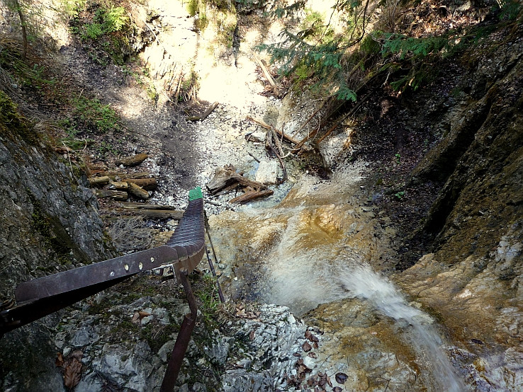 Piecky - Kaskádový vodopád zhora