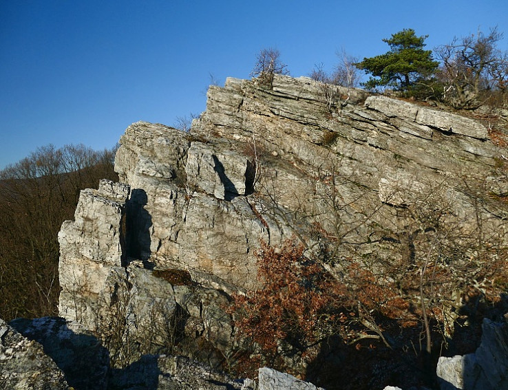 Kremencové skaly pod tribečskou Ploskou.