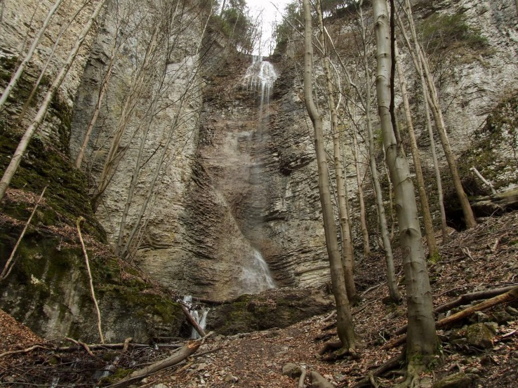 Brankovský vodopád a Kurucká skala