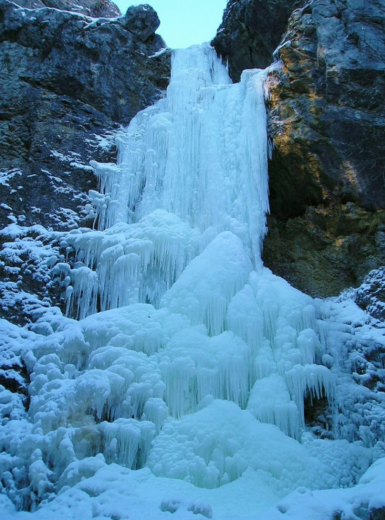 Zamrznutý vodopád