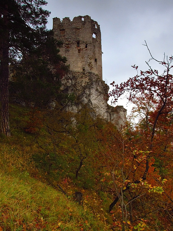 spod hradu Uhrovec