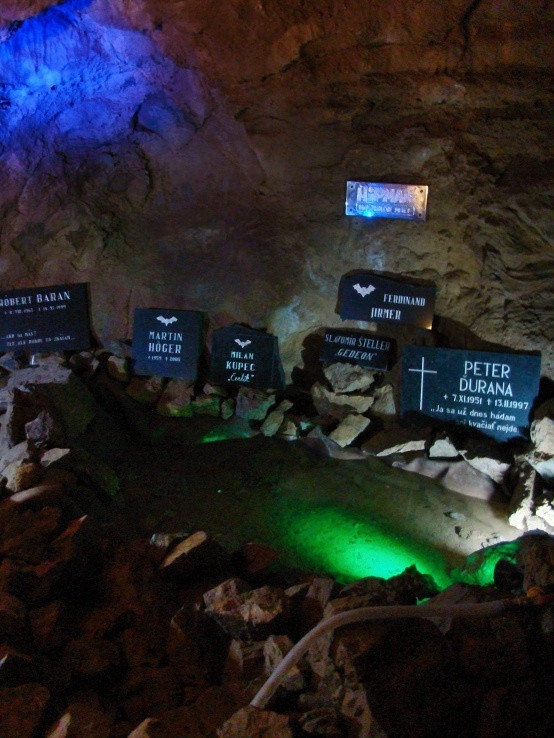 Jaskyňa mŕtvych netopierov - jazierko