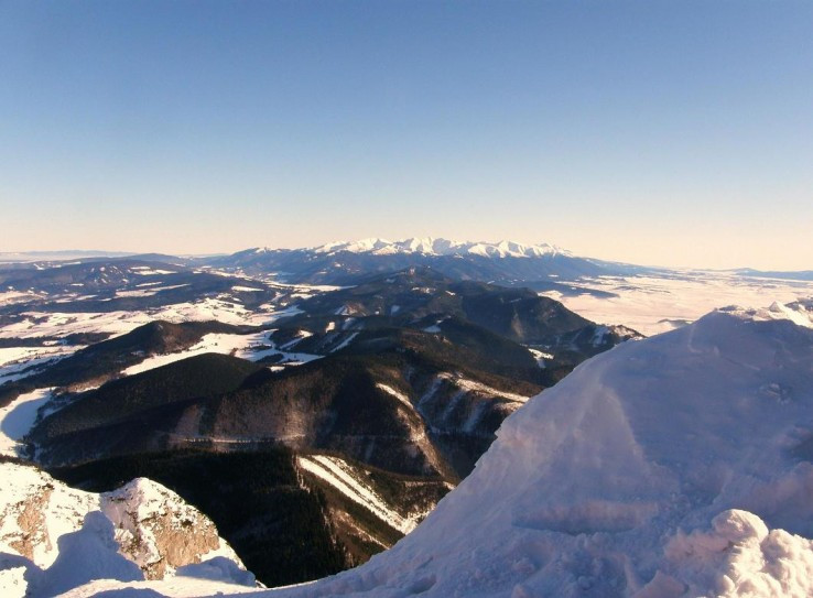 Veľký Choč - pohľad z vrcholu na Vysoké Tatry